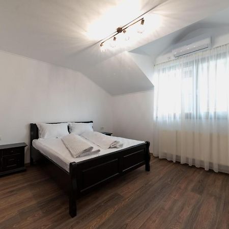Motel Dr House à Mioveni Extérieur photo