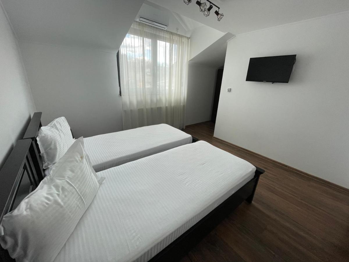 Motel Dr House à Mioveni Extérieur photo