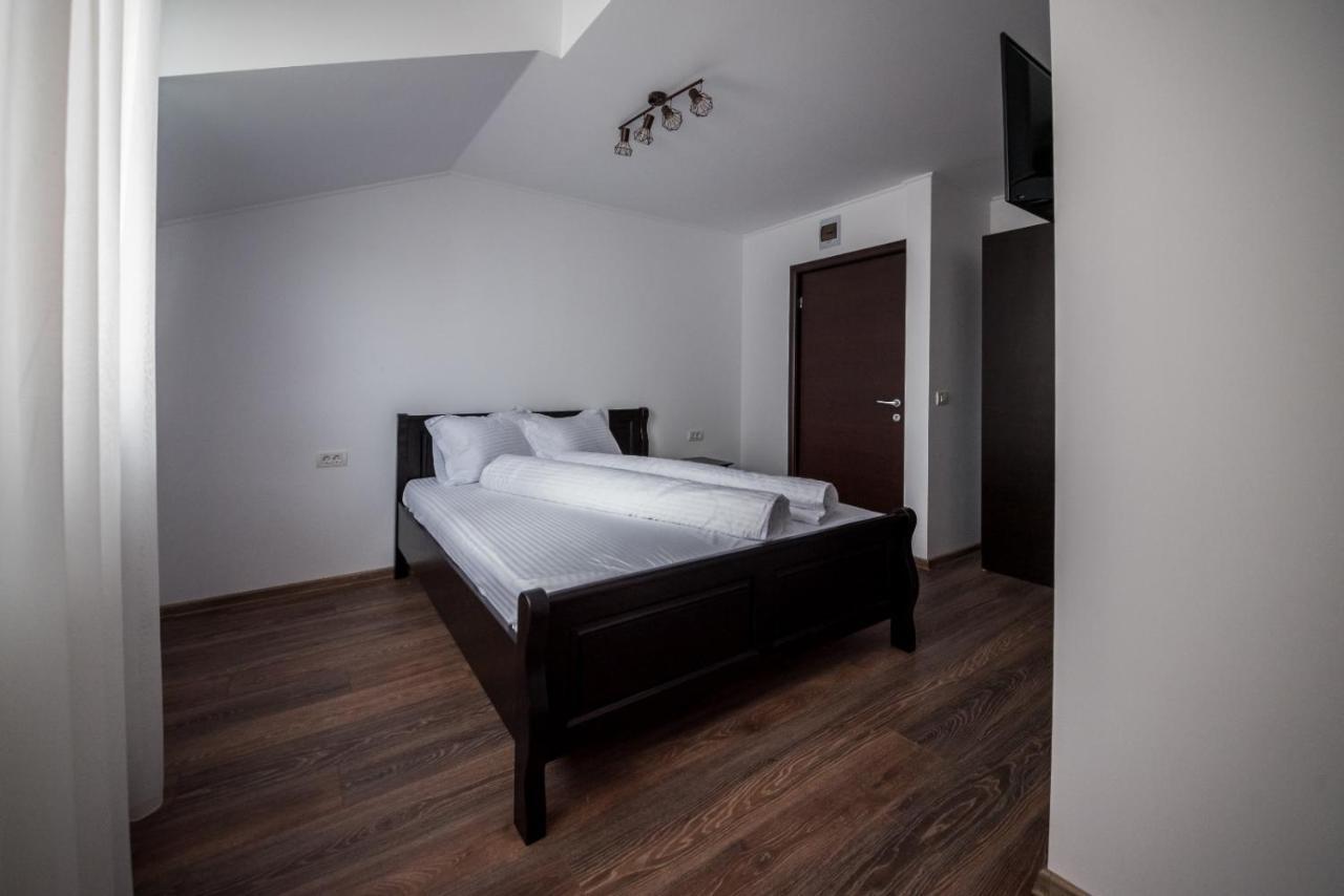 Motel Dr House à Mioveni Extérieur photo