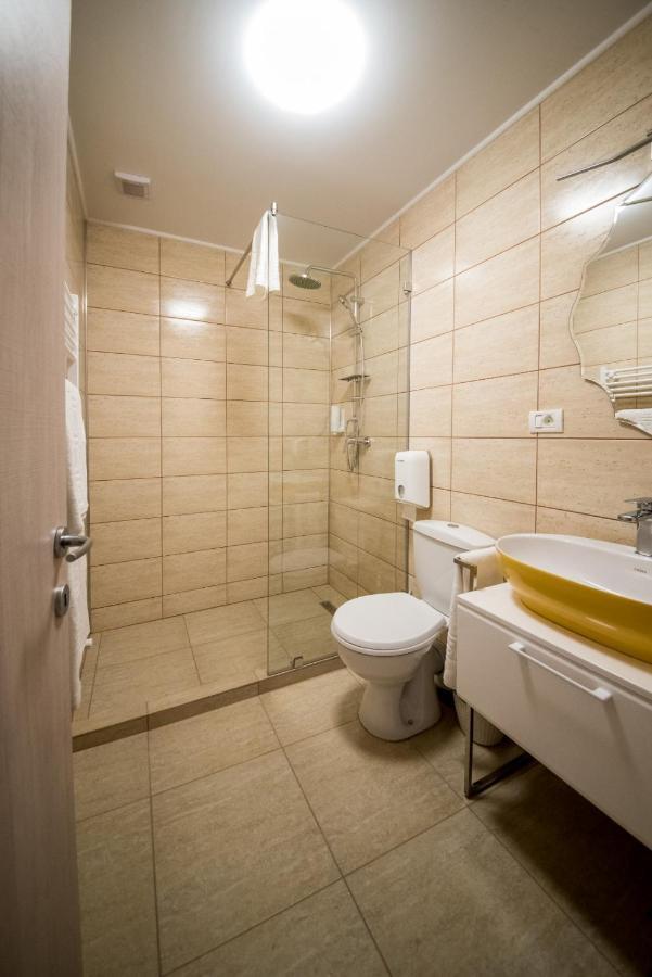 Motel Dr House à Mioveni Extérieur photo