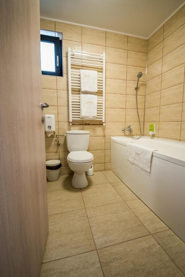 Motel Dr House à Mioveni Extérieur photo